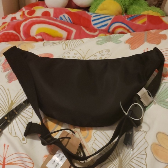 Fanny pack with zipper - Picture 3 of 3